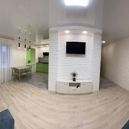 Suite Mira Avenue Center Двухкомнатная Квартира В Центре Возле Тц Цум Tsjernihiv Buitenkant foto