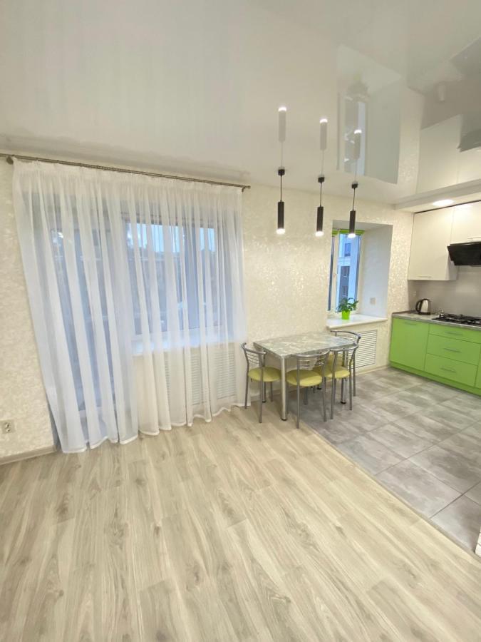 Suite Mira Avenue Center Двухкомнатная Квартира В Центре Возле Тц Цум Tsjernihiv Buitenkant foto