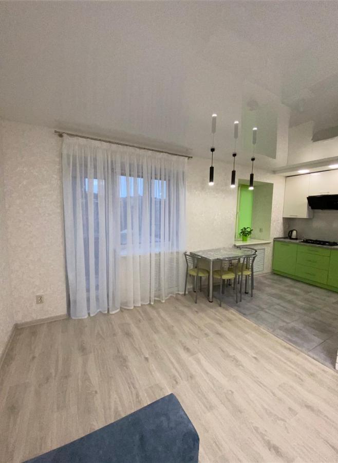 Suite Mira Avenue Center Двухкомнатная Квартира В Центре Возле Тц Цум Tsjernihiv Buitenkant foto